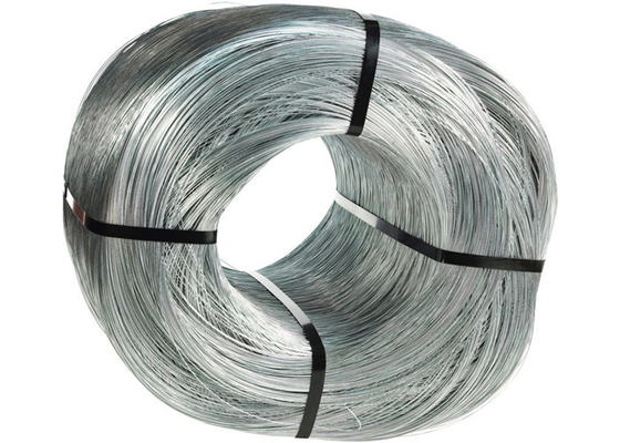 alambre con poco carbono del hierro de 0.7m m en el uso obligatorio del rollo y electro galvanizado
