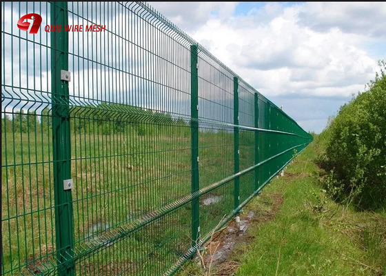 La cerca revestida de la malla de alambre del PVC de la subida anti artesona 1530m m 1830m m 2030m m para el multicolor