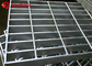 Pisadas de escalera de rejilla de acero ampliadas galvanizadas sumergidas calientes del drenaje de la malla metálica modificadas para requisitos particulares