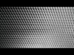 Malla metálica ampliada