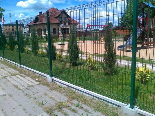 Perímetro de seguridad del jardín 0,4 mm Valla de metal curvada 3d malla de alambre Pista de forma de melocotón