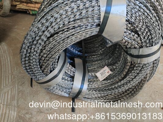 Malla de alambre de púas de seguridad BTO-22 con cuchilla de acero inoxidable soldada