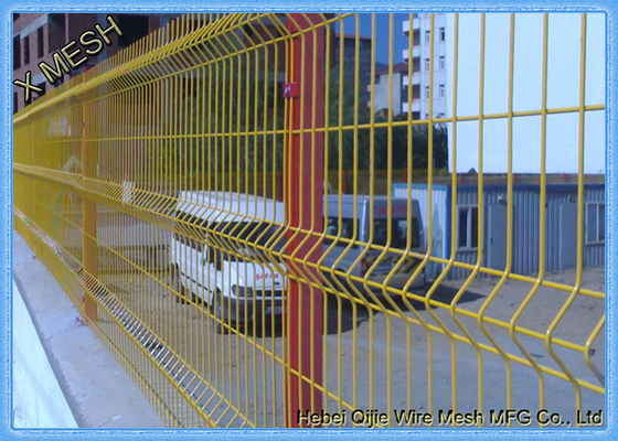 cerca de acero de la seguridad verde revestida del PVC 3D, los paneles de la cerca de la malla de alambre de 5.0m m
