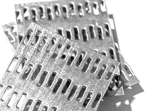 13.5 mm Largo de los picos Anti-Split Placa de metal de las uñas 1 mm resistente