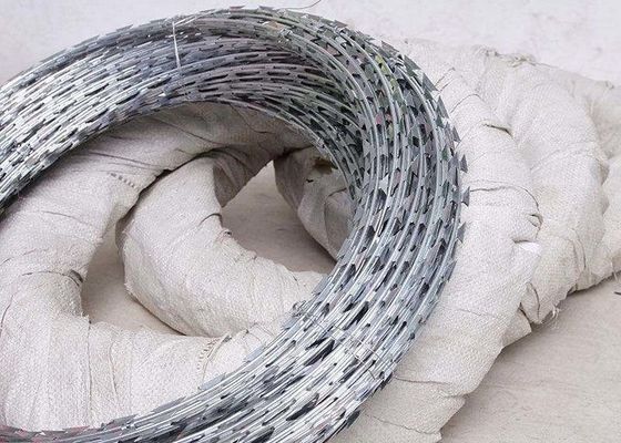 El solo alambre de la maquinilla de afeitar de la fábrica china galvanizó el alambre de púas acordeón de la maquinilla de afeitar y el cercado para la prisión y el aeropuerto