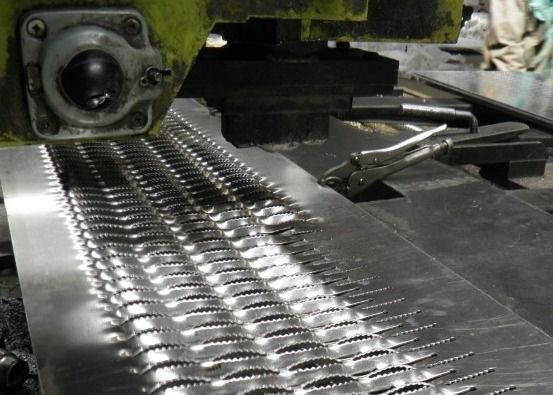 Calor sumergido galvanizado 32 * 5mm Acero de pasarela de agarre de repiel de rejilla