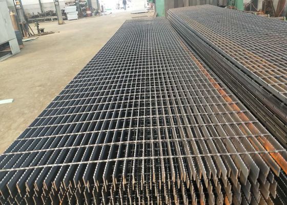 Rejas de acero plano y dentado para pasarelas industriales