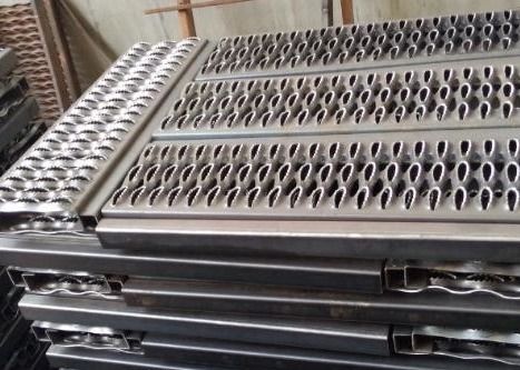 El ′ Diamond Hole Aluminum Galvanized Trench de /12 de 10 ′ ralla longitud estándar