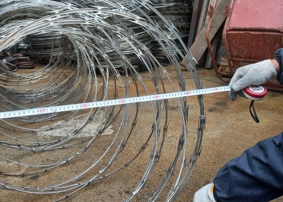 Acero inoxidable empapado en caliente Concertina galvanizado Cuchilla de alambre de púas