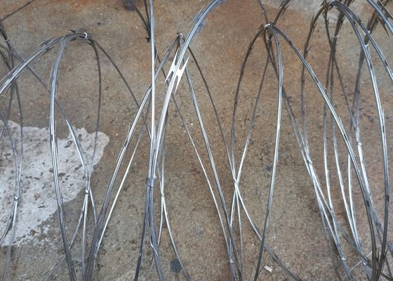 5% menos PVC PE revestido galvanizado alambre de púas de alta resistencia para protección malla/cercas de granja