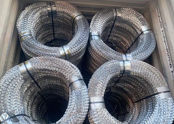 Bto-22 alambre de púas galvanizado y sumergido en caliente