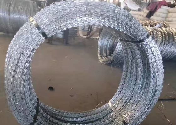 600 mm HDG BTO-16 5 abrazaderas 100 bucles Frontera antiascensión utilizando alambre de navaja de contenedor