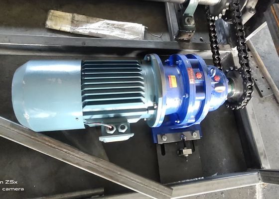 El PLC controla el telar prensado completamente automático de la malla de alambre para el panel de la cerca de la malla soldada con autógena