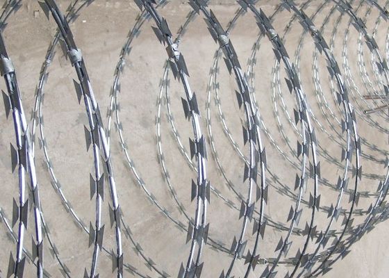 acero inoxidable del alambre acordeón de púas Cbt-60 de 2.5m m