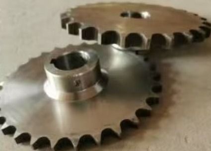 Rodillo de cadena DIN 24B 28B 32B con dientes de 10 mm y material C45