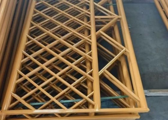 Cerco de hierro / galvanizado artificial / imitación de bambú en amarillo con forma de agujero triangular