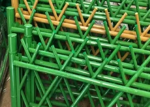 Recinto de jardín de bambú de imitación resistente a la intemperie para una mayor privacidad