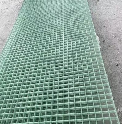 Pasarela FRP Rejilla GRP con 25 mm de espesor y tamaño de 38X38X38mm hecha de fibra de vidrio