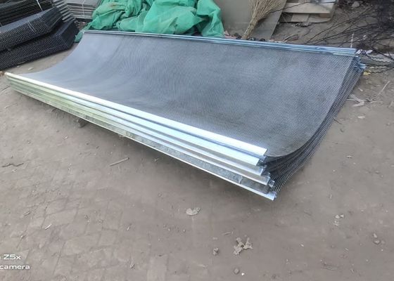 Cantera / Stone Crusher Crimped Sand Vibrating Screen 1.5 * 2M Prueba de desgaste del tamaño