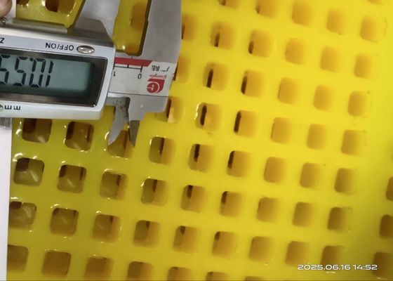 Rendimiento óptimo de 30 mm de espesor de malla de pantalla de poliuretano cuadrado en tejido plano