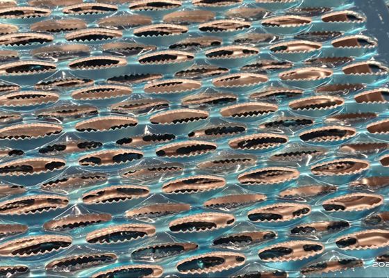 Pisadas de escalera de rejilla de acero galvanizadas barra de aluminio de la tracción, pisadas perforadas del puntal del apretón