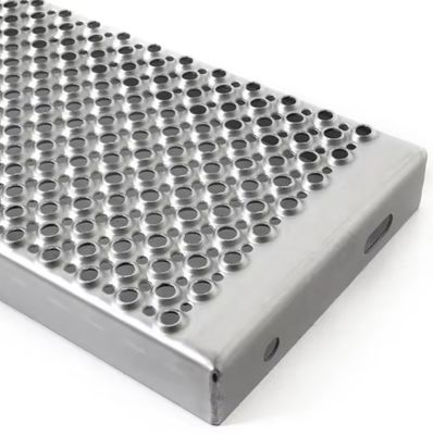 El carbono de aluminio y suave perforó la calzada galvanizada que rallaba grueso de 0.3MM- 8M M