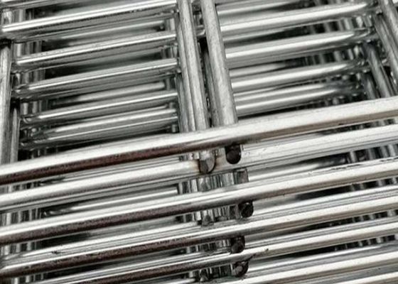 El PVC cubrió 3D curvó la cerca Panel Triangle Bending cerca el >= 100 metros cuadrados