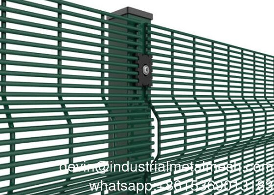 Alta seguridad 358 Recinto antiascenso para prisiones y aeropuertos industriales Perímetro trellis y puertas Categoría de producto 358 Recinto Recinto de alta seguridad Recinto de alambre de malla