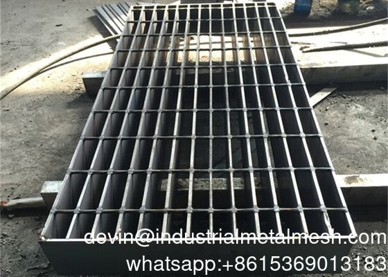 OEM de alta calidad popular de acero soldado de rejilla económica para el tráfico peatonal, cubierta de drenaje y suelo ligero