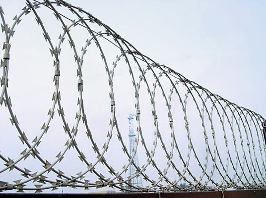 Barril de perfil plano de 0,5 mm de alambre de púas Concertina BTO-22