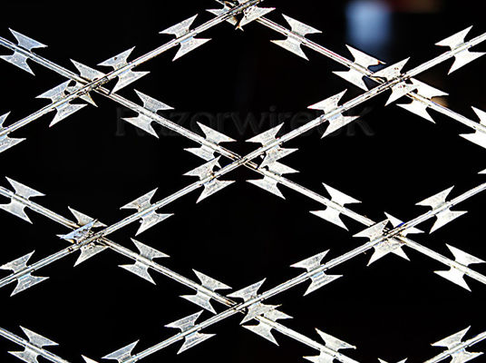 Enrejado de alambre de púas concertina serie Bto excedente militar