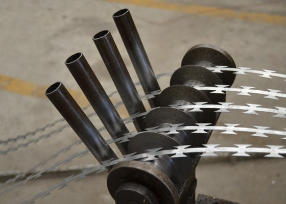 Concertina Razor Wire crea una barrera de seguridad para proteger la propiedad