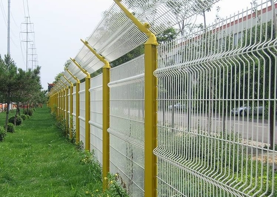 El precio de fábrica galvanizó la cerca de doblez soldada con autógena de acero 3D curvó la malla de alambre soldada con autógena metal