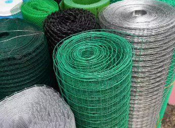 El rollo caliente del hierro galvanizado soldó con autógena el alambre Mesh For Farm Customized Size