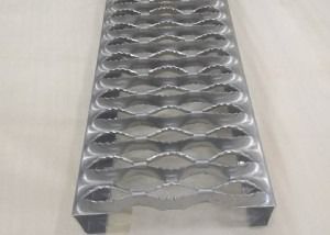 La reja del puntal del apretón del canal de la calzada de 5 diamantes perfora rallar del tablón del metal antioxidante