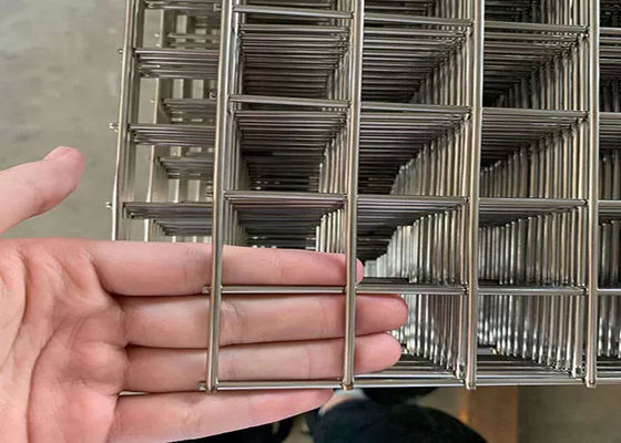 4x4 galvanizó el alambre soldado con autógena de acero inoxidable Mesh Panel Perforated de 6m m