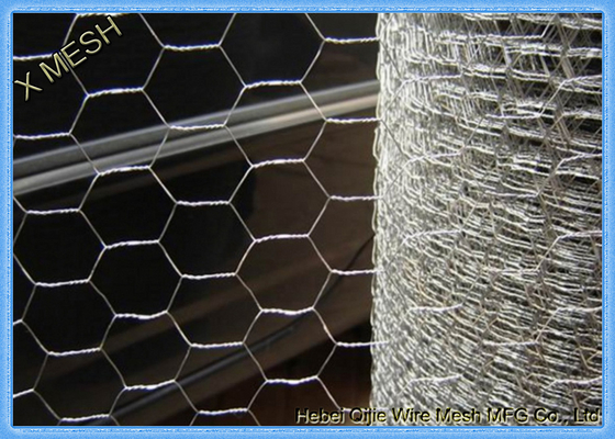 Pantalla hexagonal galvanizada de la malla de alambre del pollo 0.9 x 30 M Anti Oxidación del rodillo
