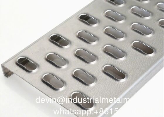 Capa galvanizada de agarre ovalado de apoyo de la plataforma de trabajo de la pasarela de seguridad de la rejilla