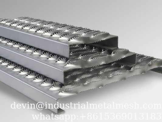 Peldaños antideslizantes de rejilla de soporte perforada con boca de cocodrilo de acero inoxidable