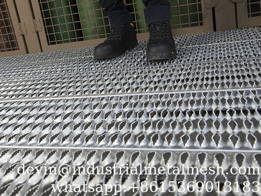 Peldaños de alta calidad con rejilla de barra perforada para construcción de carreteras
