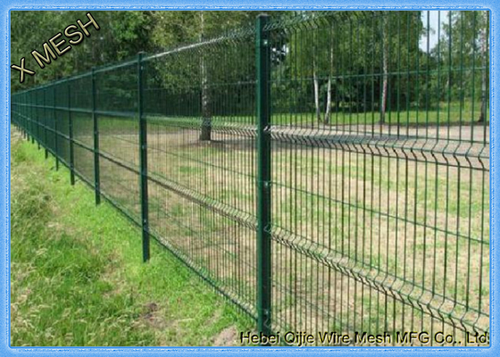 Triángulo que dobla la cerca curvada acero cubierta PVC del metal para la protección del área