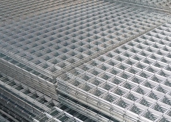 El electro galvanizó el alambre soldado con autógena abertura Mesh For Decorate de la pulgada 2x2 de 4M M