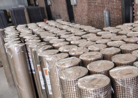 el cuadrado galvanizado 1x1 1/2x1/2 de 0.5-2m m soldó con autógena el alambre Mesh Rolls