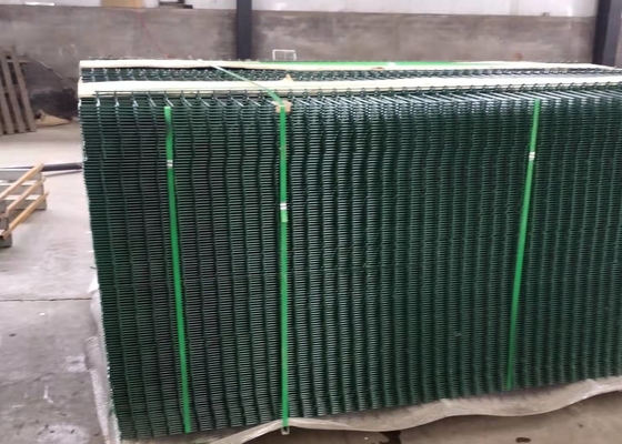 El melocotón del perímetro de seguridad del jardín forma la cerca curvada el 1.8m del metal del poste